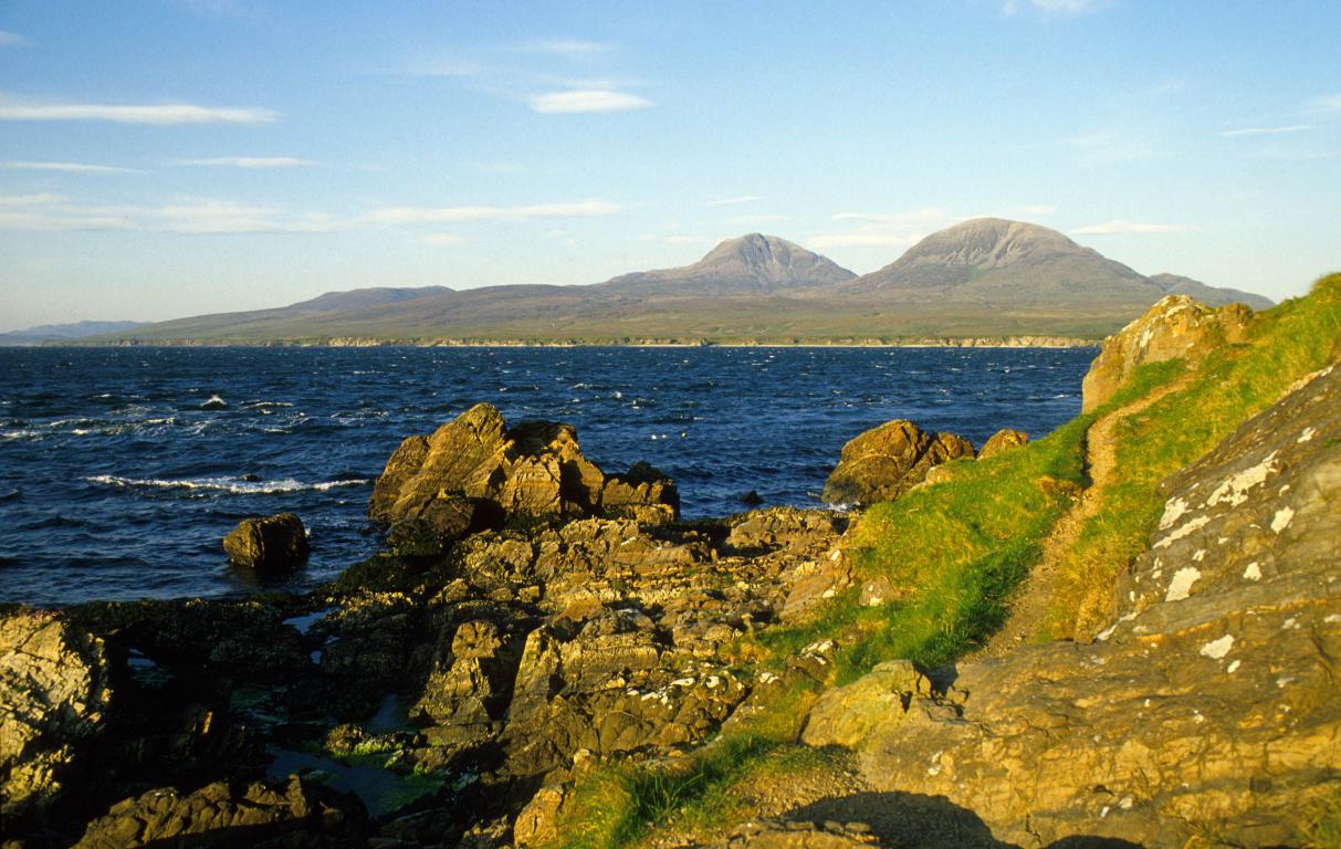 Paps of Jura from Islay, Argyll and the Isles (Credit: VisitScotland/Paul Tomkins)